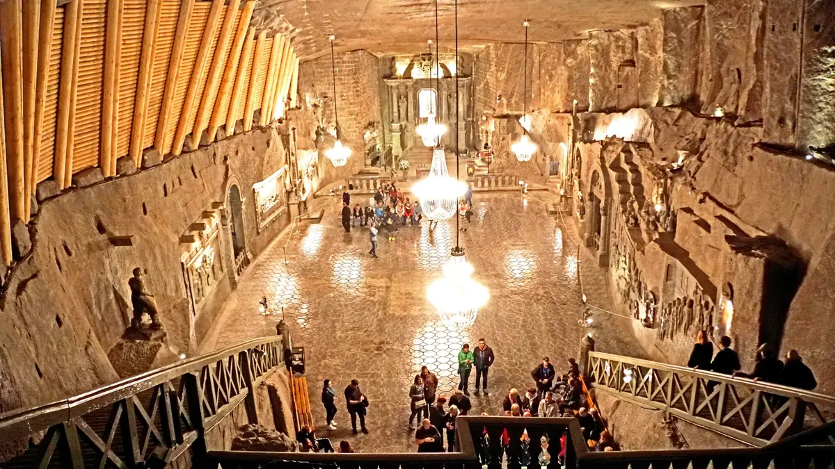Kinga-Kapelle im Salzbergwerk Wieliczka, einer der Orte unter der Erde im Unterwelt-Atlas